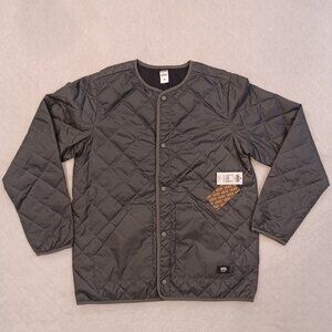 Vans Men's Medium Water Resistant Mission REVERSIBLE Quilted Jacket VN0A4PTOO79